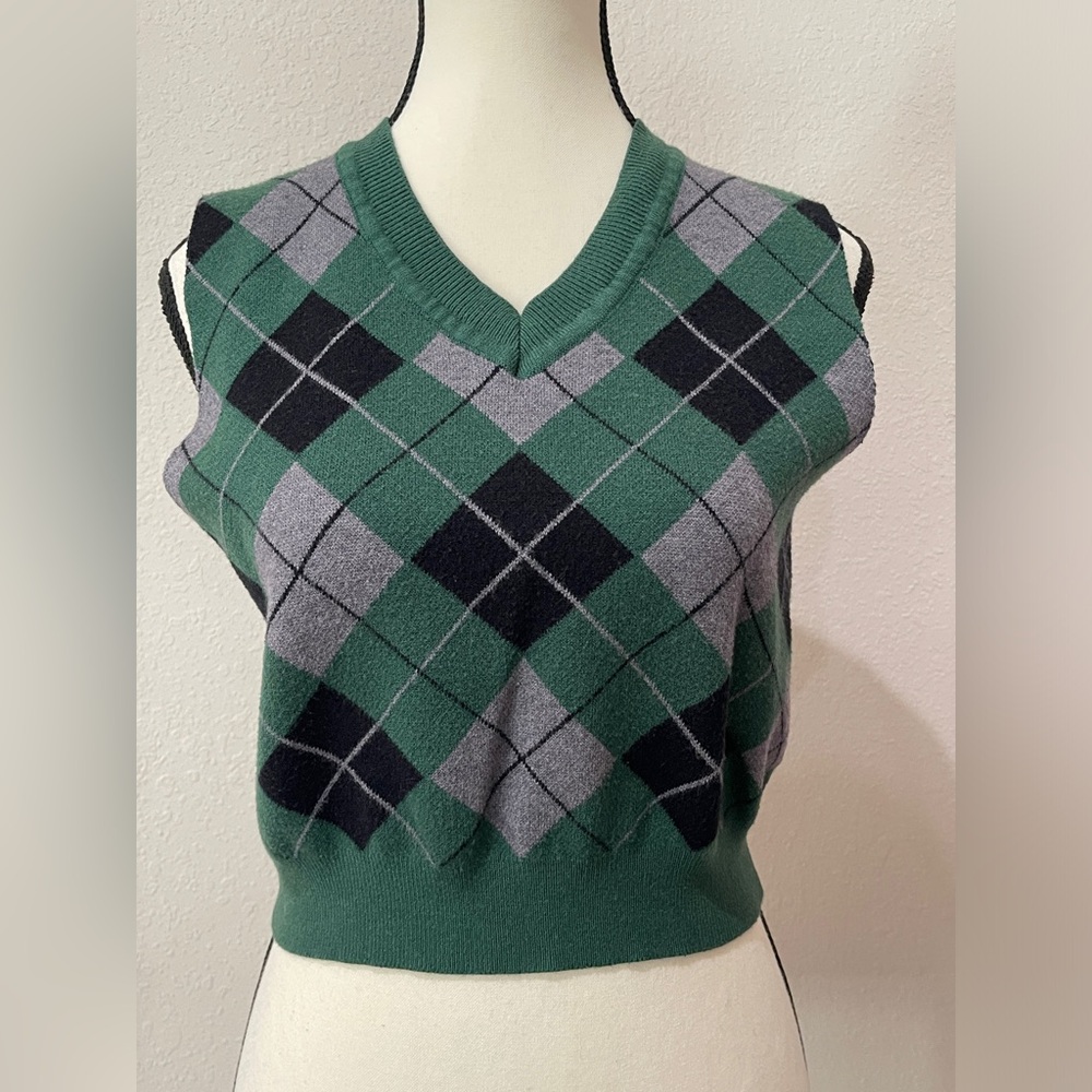 SHEIN Green and Gray Argyle V-Neck Sweater Vest